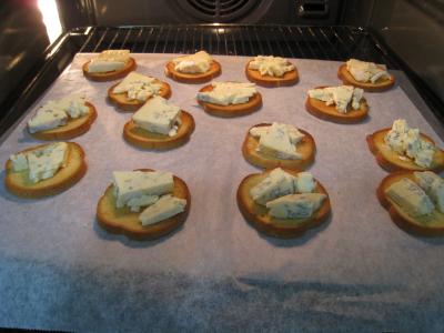Canapés au bleu de Bavière et aux poires - 5.2