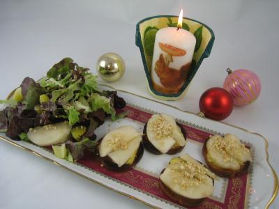 Pâques : Plateau de canapés au bleu de Bavière et aux poires