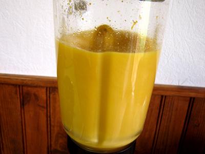 Image : Purées de fruits et pulpes - le fruit de la mangue est mixée
