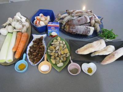 Ingrédients pour la recette : Soupe de crustacés et de lotte