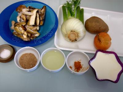 Ingrédients pour la recette : Amuse-bouche de crème de cèpes et fenouil