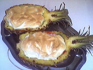 Desserts : Ananas farci et meringué