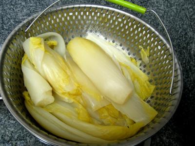 Brochettes de porc aux endives et sa sauce aux noix de cajou - 6.3
