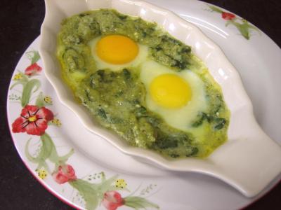 cassolette : Cassolette d'oeufs aux restes de purée de brocolis