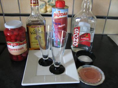 Ingrédients pour la recette : Cocktail au Bourbon et aux cerises