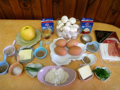 Ingrédients pour la recette : Gâteau de Pâques aux champignons et au jambon de Parme