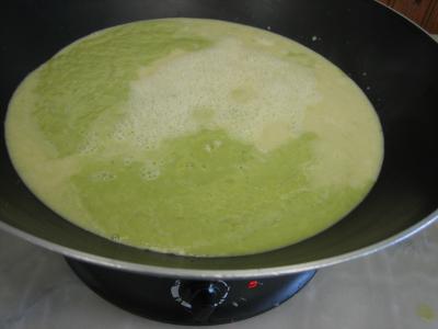 Crème d'asperges aux gésiers confits et magret à la landaise - 10.3