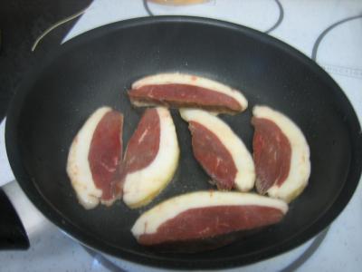 Crème d'asperges aux gésiers confits et magret à la landaise - 11.1