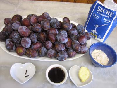 Ingrédients pour la recette : Gelée de prunes au gingembre
