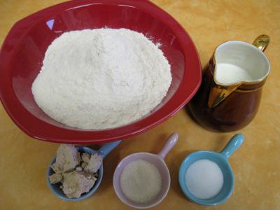 Ingrédients pour la recette : Petits pains anglais