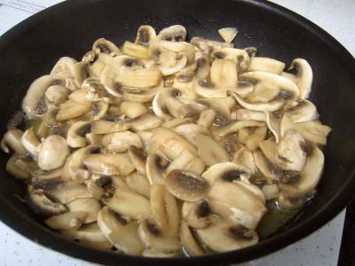 Pouding à la mozzarella et sa sauce aux champignons - 9.3