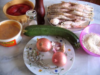 Ingrédients pour la recette : Cari de crevettes et courgette façon réunionnaise