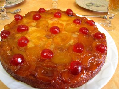 Quatre-quarts aux abricots et aux cerises