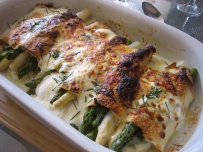 Cuisine diététique : Plat d'omelette aux asperges gratinées
