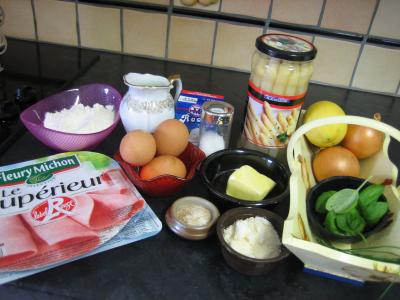 Ingrédients pour la recette : Omelette aux asperges gratinées