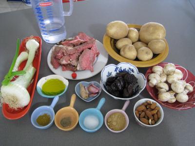 Ingrédients pour la recette : Tajine aux restes de gigot façon marocaine