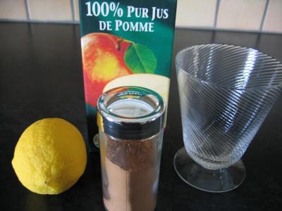 Ingrédients pour la recette : Cocktail sans alcool aux pommes pour diabétiques