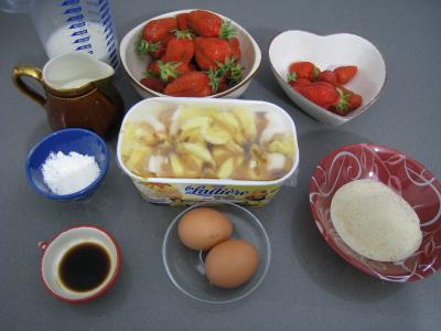 Ingrédients pour la recette : Sauce glacée aux fraises