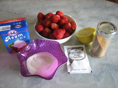 Ingrédients pour la recette : Mousse aux fraises et aux myrtilles