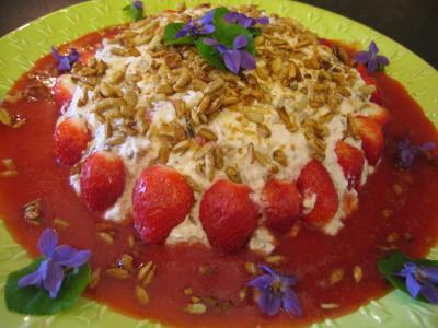 Image : recette Mousse aux graines de tournesol et son coulis de fraises