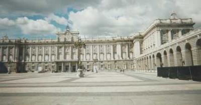 Image : Cuisine espagnole - Photo du Palais Royal à Madrid en Espagne