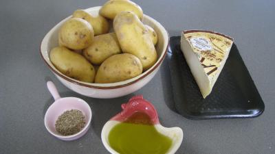 Ingrédients pour la recette : Truffade au saint Nectaire d'Auvergne