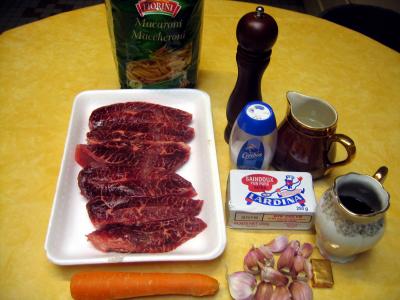 Ingrédients pour la recette : Boeuf à l'ail