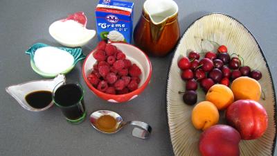 Ingrédients pour la recette : Blanquette de nectarines aux fruits rouges