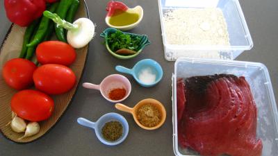 Ingrédients pour la recette : Thon kaskarote à la basquaise
