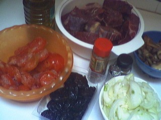 Ingrédients pour la recette : Boeuf aux pruneaux