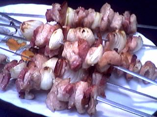 Cuisine orientale : Plat de brochettes d'agneau