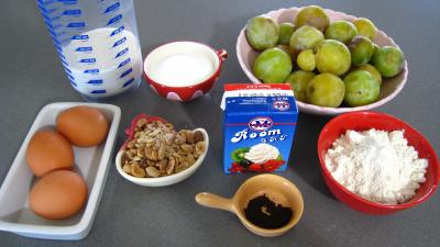 Ingrédients pour la recette : Clafoutis aux mirabelles et aux cacahuètes