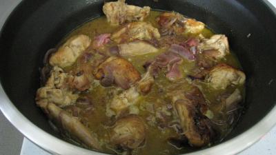 Lapin aux oignons à la portugaise (Coelho de cebolada) - 6.1
