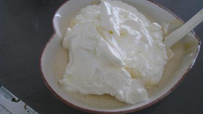 Ajouter la crème fouettée
