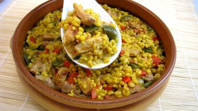 dinde : Saladier de sauté de dinde au blé et poivrons