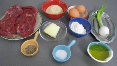 Ingrédients pour la recette : Boulettes de viande façon Allemande