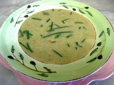 Soupes & potages : Assiette de velouté d'orties aux légumes