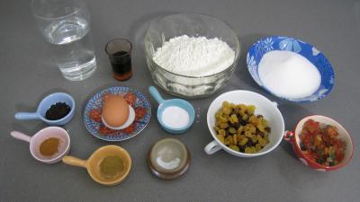 Ingrédients pour la recette : Cake au thé noir "Le Barmbrack" d'halloween