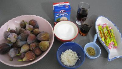 Ingrédients pour la recette : Figues aux carambars