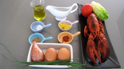 Ingrédients pour la recette : Verrines de homard en salade
