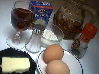 Ingrédients pour la recette : Sauce pâtissière au Porto