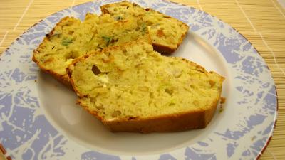 Cake aux pignons et aux poireaux