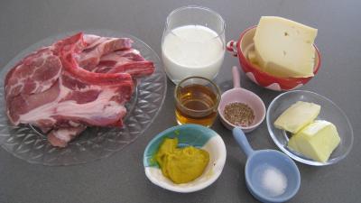 Ingrédients pour la recette : Côtes de porc "Avesnoise" du Nord 