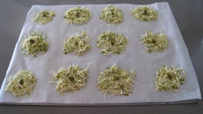 Amuse-bouche d'emmental à la pistache - 3.2