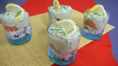 noix de coco : Verres de guacamole à la truite fumée