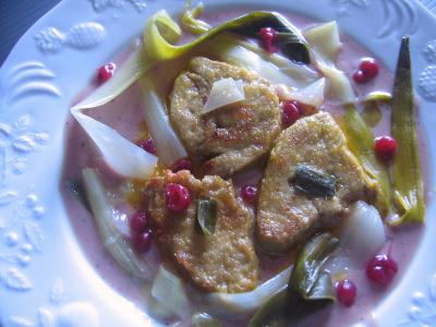 Recette Foie gras sauce aux airelles et poireaux