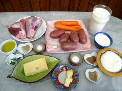 Ingrédients pour la recette : Souris d'agneau et gratin parmentier aux carottes