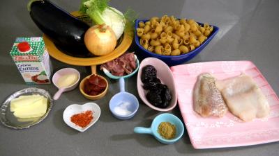 Ingrédients pour la recette : Lieu noir sauté aux pâtes et aux légumes