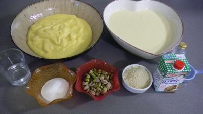 Ingrédients pour la recette : Gaufres à la crème de pistaches