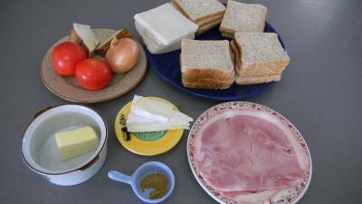 Ingrédients pour la recette : Croque-monsieur à la tomate